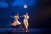 El coreógrafo Boris Lermontov (San Archer) en un pas de deux con Victoria Page (Ashley Shaw), en “The Red Shoes”, en el Kennedy Center de DC. Foto:  Johan Persson. Gentileza JFKC.