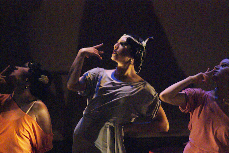La Escuela Nacional de Danza Nellie y Gloria Campobello participa con el montaje “OMEGA”, interpretada por alumnos de la Licenciatura de educación para la danza. Foto gentileza Mujeres en el Arte.