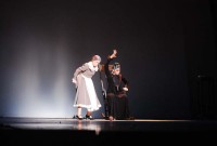 Bernarda y Poncia en la versión de “La casa de Bernarda Alba”, de Federico García Lorca, realizada por Ricardo Veitía para el Ballet Español de Cuba. Foto: Jorge Fernández Fuentes. Gentileza Toni Piñera.