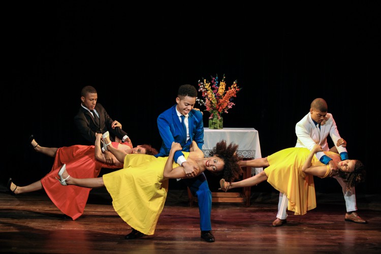 Danza Contemporánea de República Dominicana presentó “Defilló”, de Marianela Boan, en la sala Covarrubias del Teatro Nacional de Cuba. Foto: Caroline Becker. Gentileza MB