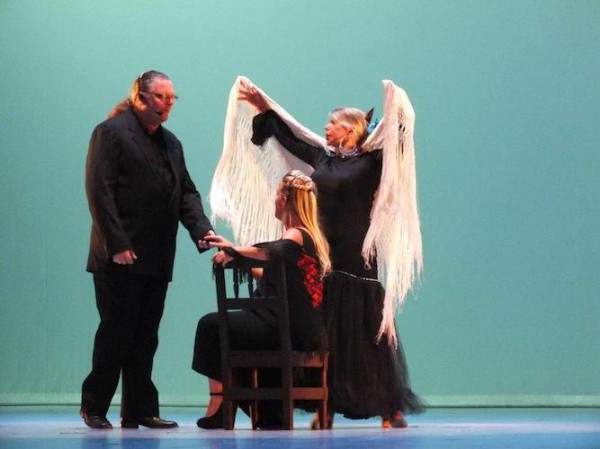 Ana Ruiz en el “Fado”, invitada especial desde España, en el Primer Festival internacional de danza española y flamenco de La Habana. Foto: Jorge Fernández Fuentes. Gentileza Toni Piñera. 