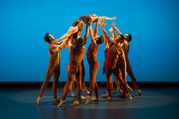 Clifton Brown realizó para The Washington Ballet “Menagerie”, obra que explora las conductas y las relaciones humanas. Foto: Theo Kossenas, Media4artists. Gentileza TWB. 