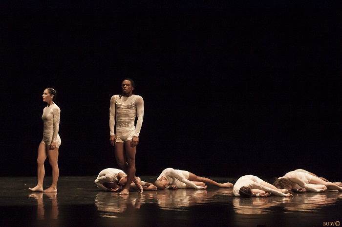 Acosta Danza subió a escena “Mil años después”, estreno mundial, regalo para Carlos Acosta de parte del creador japonés Saburo Teshigawara. Fotos: Buby. Gentileza AD.