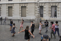 El proyecto creado por Las Danzas del Futuro, de Chile, salió a las calles de La Habana durante la edición 23 del Festival de Danza en Paisajes Urbanos. Foto gentileza DTR.