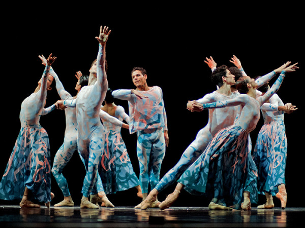 Acosta Danza lleva a Europa "Belles Lettres", creación neoclásica del estadounidense Justin Peck, con música de César Frank, entre otras obras de su repertorio. Foto> Enrique Smith Soto. Gentileza AD.