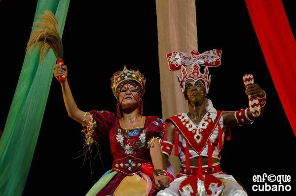 “Alafín de Oyó” cuenta cómo Oyá (dueña del viento y la centella) logra dominar a Shangó (dios del fuego, los rayos y la virilidad). Foto: Enfoque cubano. Gentileza CFN.