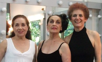 Integrantes de Generación de Ayer, Sonia Uribe, Carmen Aros y Mabel Diana. Foto gentileza GdelA.