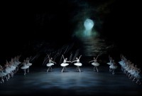 The Royal Ballet y su "Lago de los cisnes", de Liam Scarlett. © Javier del Real/ Teatro Real