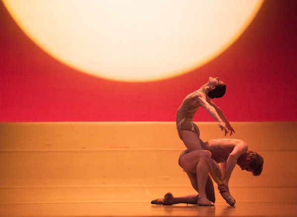 El segundo programa llevó a escena “The Infinite Ocean”, de Edwaard Liang. Foto: Erik Tomasson. Gentileza JFKC.