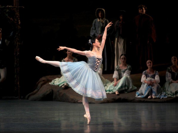 Hee Seo interpretó “Giselle” con el elegante y solícito Albrecht de Cory Stearns, ambos del ABT. Foto: Gene Schiavonne. Gentileza ABT.