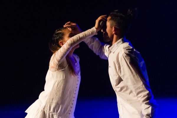 “Aliento de Viento y Agua”, espectáculo que presenta la compañía Eterno Caracol bajo la dirección de Ester Lopezllera Lavalle. Foto: Emilio Illescas. Gentileza INBA.