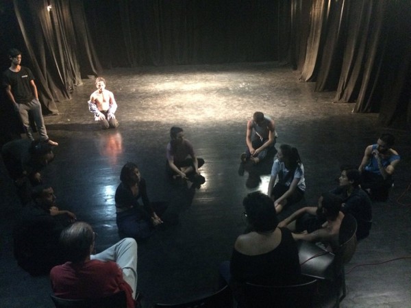 Ensayos en la Universidad de las Artes, ISA, donde Isabel Bustos comenzó haciendo puestas coreográficas de danza-teatro. Foto gentileza DTR.