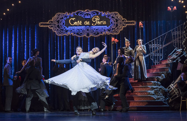 “Cenicienta”, de Matthew Bourne, y su compañía New Adventures, llegó al Kennedy Center con Andrew Monaghan y Ashley Shaw en los protagónicos. Foto: Johan Persson. Gentileza JFKC.