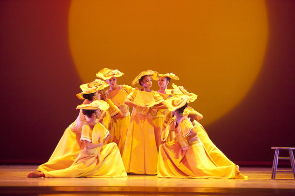 “Revelations”, el clásico de Alvin Ailey de 1960, quedó como cierre de los tres programas en el Kennedy Center de Washington D.C. Foto: Gert Krautbauer. Gentileza JFKC.