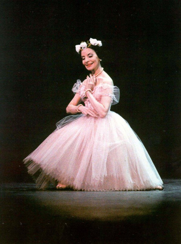 Alicia Alonso conquistó al público de Nueva York con su inolvidable versión de “Giselle” en 1943 se convirtió en una de las grandes estrellas de la danza. Foto gentileza del Museo de la Danza y BNC.