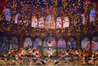 Un final feliz y a toda pompa en la versión de “Paquita” de Yuri Smekalov que subió a escena en el Kennedy Center de DC con tres intérpretes diferentes. Foto: Darian Volkova. Gentileza JFKC.