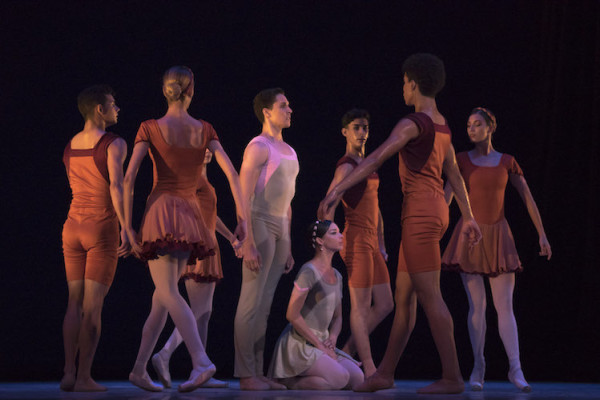 “Concerto DSCH”, del coreógrafo Alexei Ratmanski, tuvo como solistas femeninas a Anette Delgado, Gretel Morejón y Viengsay Valdés. Fotos cortesía BNC.