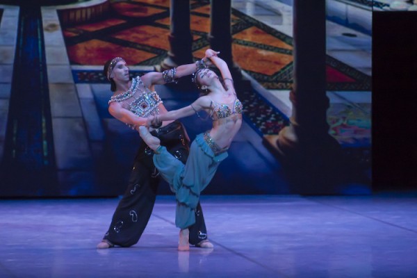 Oksana Bóndareva e Igor Kolb en un clásico de Mikhail Fokine, “Shehérezade”, sobre la partitura de Rimski-Kórsakov. Fotos: Buby Bode. Gentileza BB.