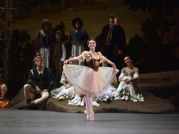 Luciana Paris mostró su calidad como bailarina en el Pas de Paisan del primer acto en la primera noche, y como Moyna el 13 de febrero. Foto: Gene Schiavone. Gentileza JFKC. 