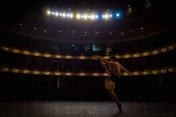 El estudiante Yasiel Hodelin, de la Escuela Nacional de Ballet de Cuba “Fernando Alonso”, ganó el segundo premio en la categoría Juniors. Foto gentileza CneartCuba. 