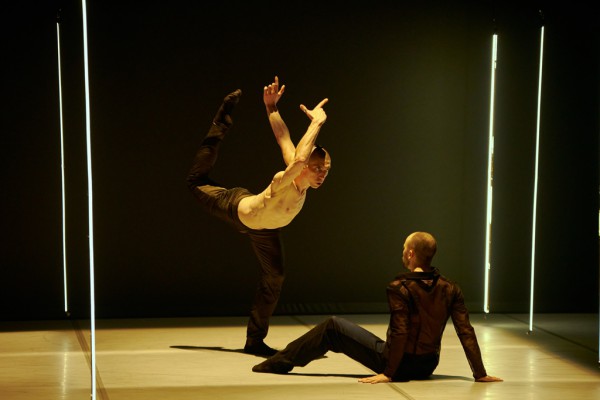 El coreógrafo y bailarín Igor Bacovich en "CreAcción". Fotografía cortesía de Metamorphosis Dance. 