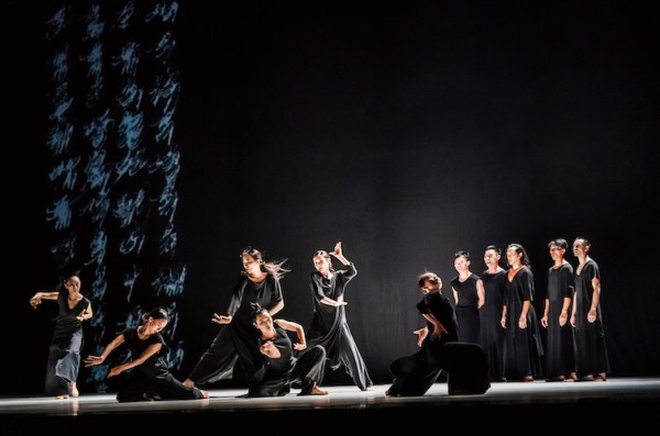 Cloud Gate Dance Theatre de Taiwán presentó en Washington DC “13 Tongues”, una obra que funde cultura tradicional con elementos contemporáneos. Foto: LIU Chen-hsiang. Gentileza JFKC.