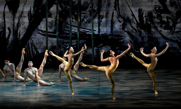 Suzhou Ballet Theatre sube a escena “La consagración de la primavera” en la versión de Glen Tetley con música de Igor Stravinsky. Foto gentileza Suzhou Ballet Theatre. 