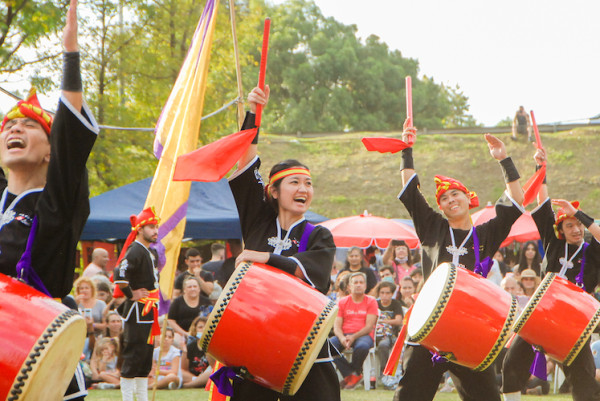 El grupo Ryukyukoku Matsuri Daiko se presenta en el Centro Cultural Borges. Foto gentileza CCB.