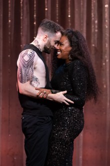 Charlie Thurston y Whitney White en “Macbeth in Stride”. Foto: Teresa Wood. Gentileza STC.