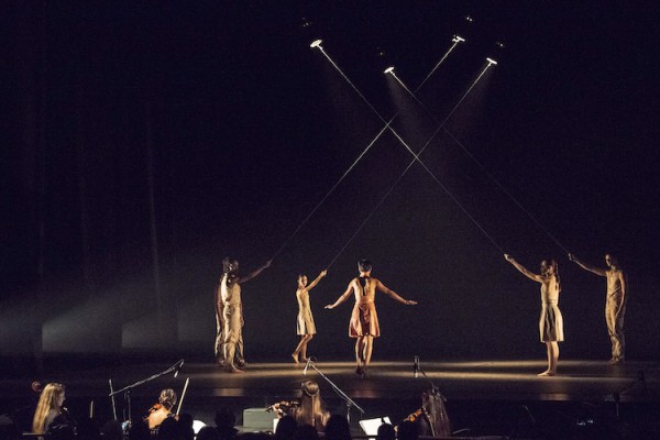 Malpaso presentó “Vértigo”, de la coreógrafa española Susana Pous en el Teatro Martí. Foto: Julio Larramendi. Gentileza Teatro Martí.