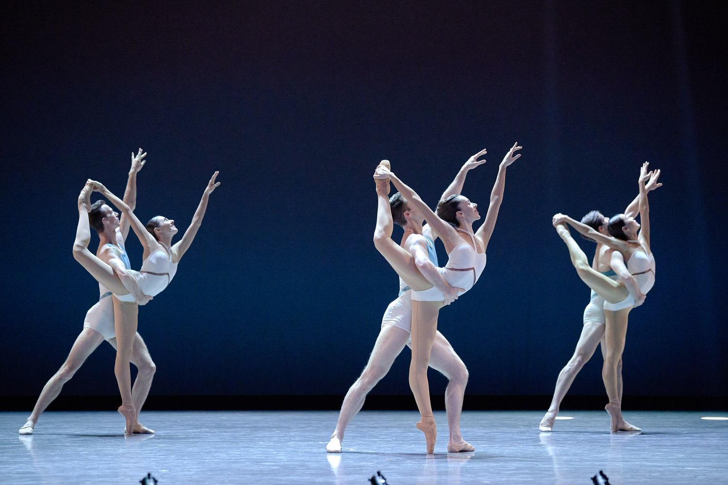 Les Grands Ballets Canadiens-symphony-no-7-photo-sasha-onyshchenko-3