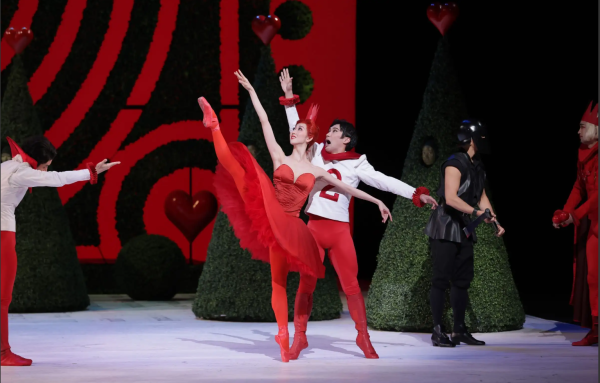 La Reina de Corazones es una de las grandes protagonistas de "Alicia en el país de las maravillas". Foto: Kiyonori Hasegawa