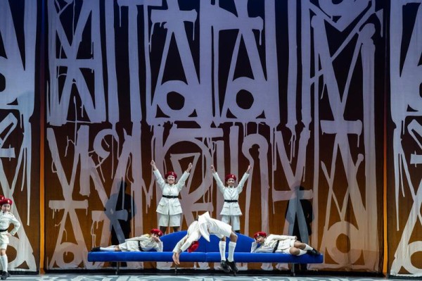La coreografía de Jessica Lang aporta una propuesta que se afirma en la danza contemporánea. Foto: Scott Schuman. Gentileza JFKC.