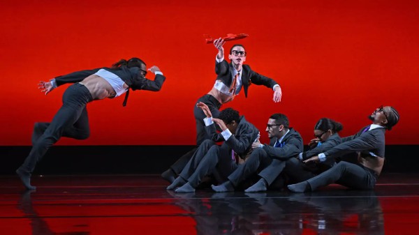 “Mayday”, de Trey McIntyre, abrió el programa presentado por BODYTRAFFIC en el Eisenhower Theater del Kenndy Center. Foto: Kevin Parry. Gentileza JFKC.