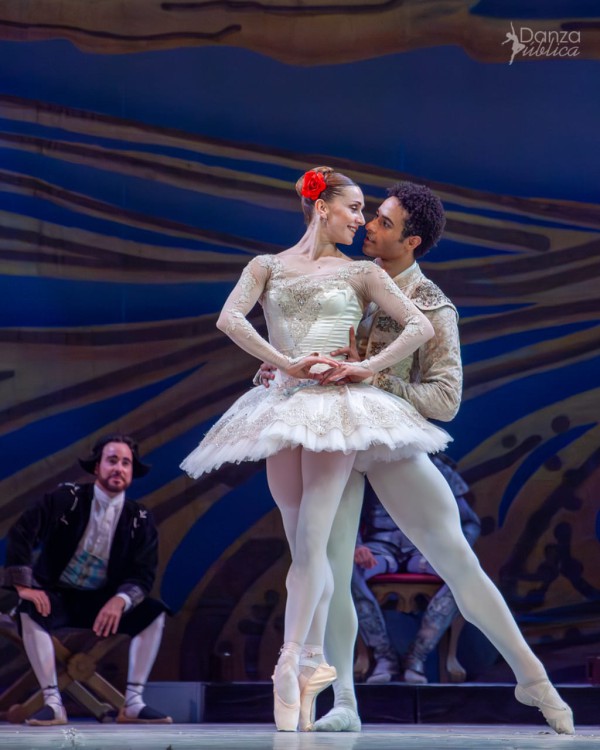 Una dupla ovacionada, Marianela Núñez y Patricio Revé, en la sala Avellaneda del TNC. Foto: Maykel Espinosa. Gentileza BNC.