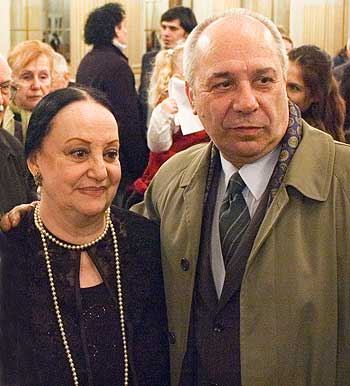 Olga Ferri y Juan Lavanga en la Legislatura portea cuando la bailarina fue designada Ciudadana Ilustre.