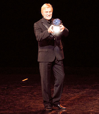 Vladimir Vassiliev recibi este ao el Irne Lidova a la carrera en la gala de Ballet2000 en Cannes, Francia.